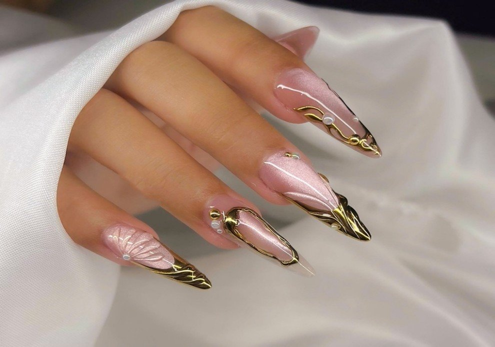 Pink Cat-Eye French Tip Nail Ideas